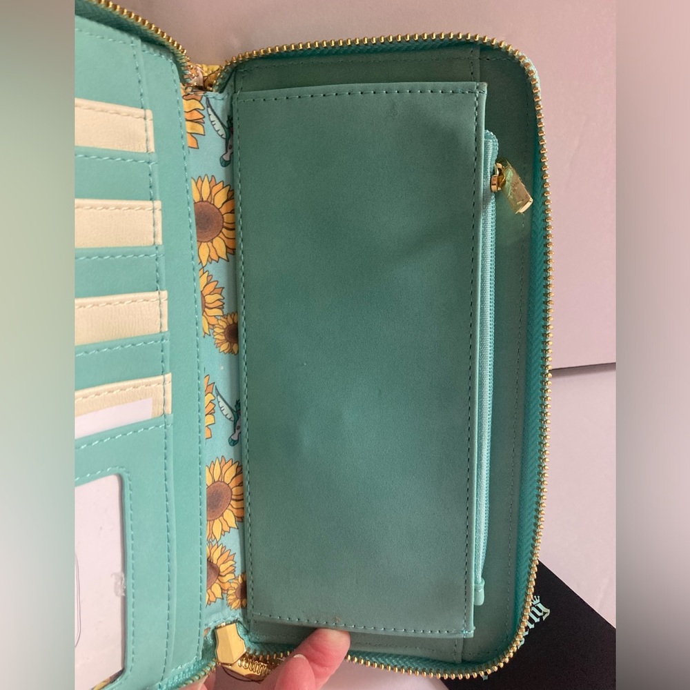 Loungefly Pocahontas Disney Princess Sunflower Women's Zip Around Wallet NWT - Picture 13 of 14